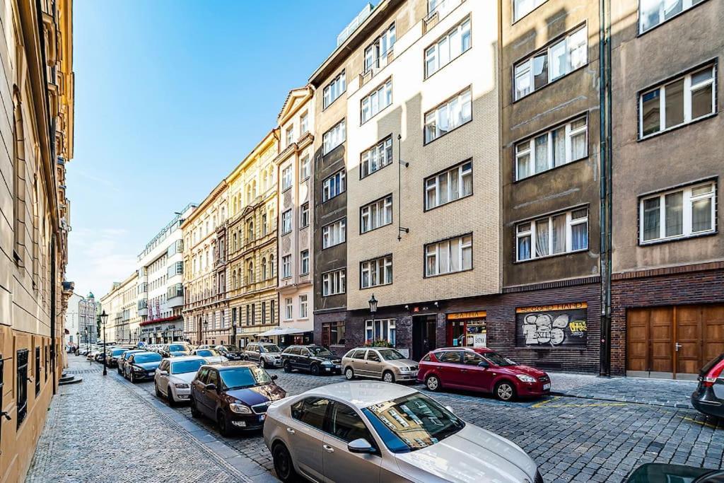 Cozy Old Town Stay - 1-Bedroom Apartment Praag Buitenkant foto